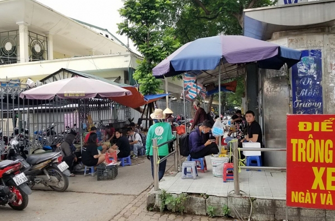 phuong my dinh 2 tra da via he de mat co quan chuc nang bat chap lenh cam