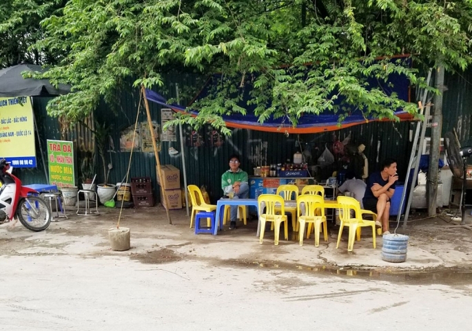 phuong my dinh 2 tra da via he de mat co quan chuc nang bat chap lenh cam