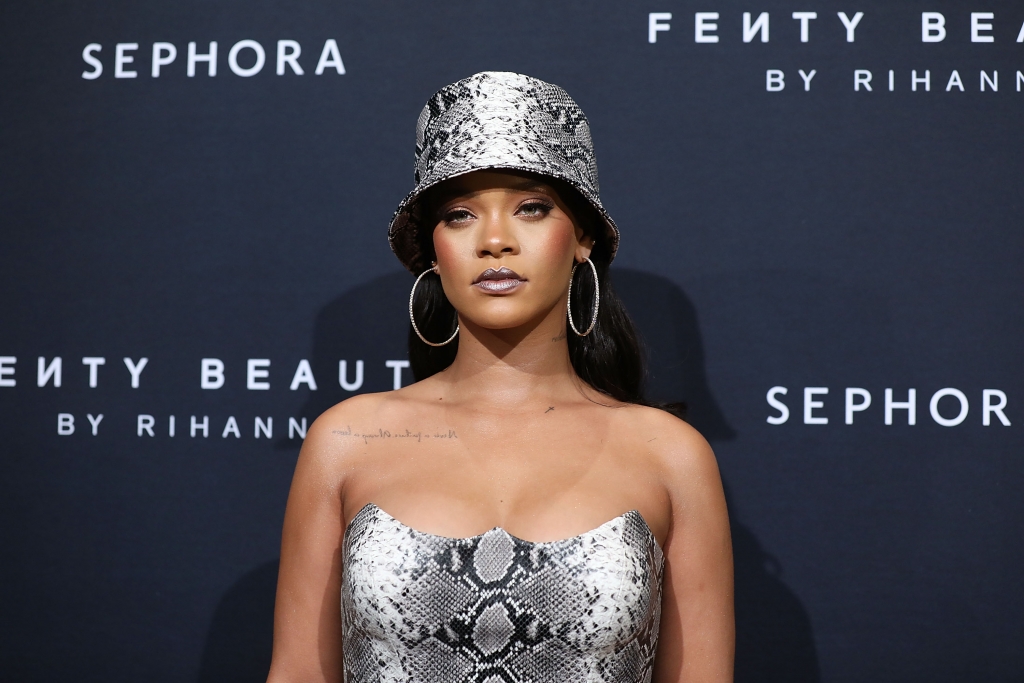 Rihanna là nữ ca sĩ giàu nhất thế giới