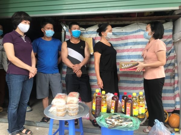 Hà Nội bổ sung chính sách đặc thù hỗ trợ 10 nhóm đối tượng gặp khó khăn do đại dịch Covid-19 Hà Nội bổ sung chính sách đặc thù hỗ trợ 10 nhóm đối tượng gặp khó khăn do đại dịch Covid-19