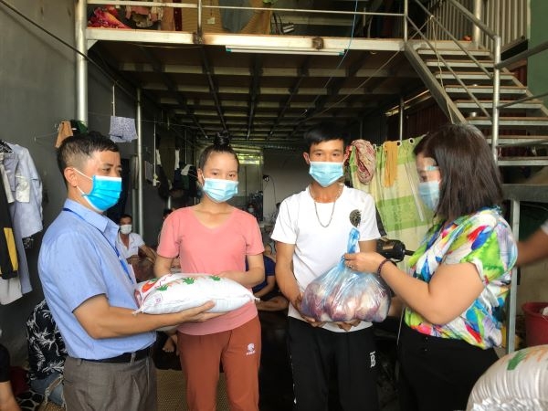 Hà Nội bổ sung chính sách đặc thù hỗ trợ 10 nhóm đối tượng gặp khó khăn do đại dịch Covid-19 Hà Nội bổ sung chính sách đặc thù hỗ trợ 10 nhóm đối tượng gặp khó khăn do đại dịch Covid-19