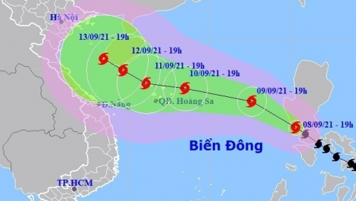 Bão CONSON giật cấp 11 đi vào Biển Đông