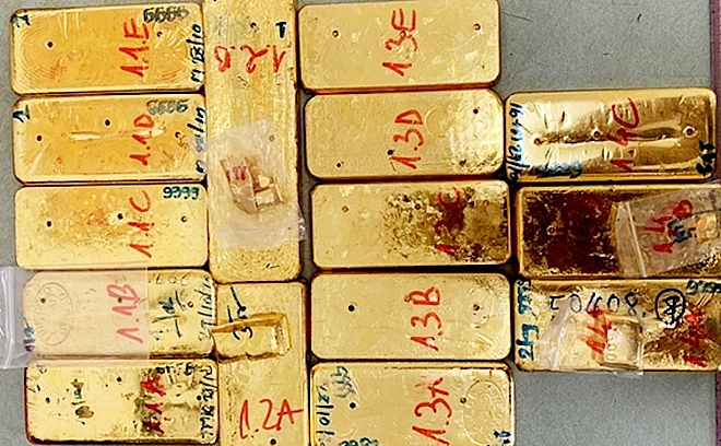 3 doi tuong van chuyen 51 kg vang lau ra dau thu