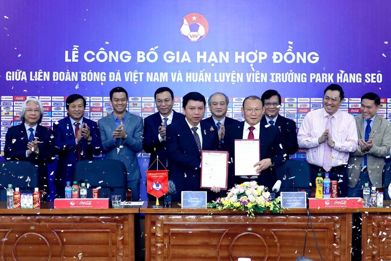 Bản hợp đồng đã ký kết giữa LĐBĐ Việt Nam và HLV Park Hang-seo năm 2019 sẽ tiếp tục theo thỏa thuận giữa hai bên.