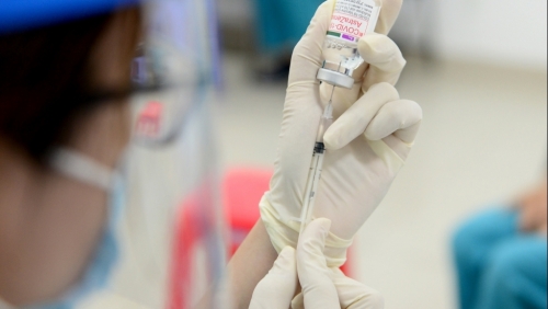 Khẩn trương triển khai rút ngắn khoảng cách giữa 2 mũi tiêm vắc-xin Covid-19