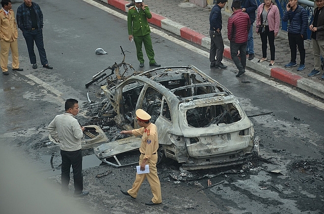 khoi to vu nu tai xe mercedes gay tai nan tren duong le van luong