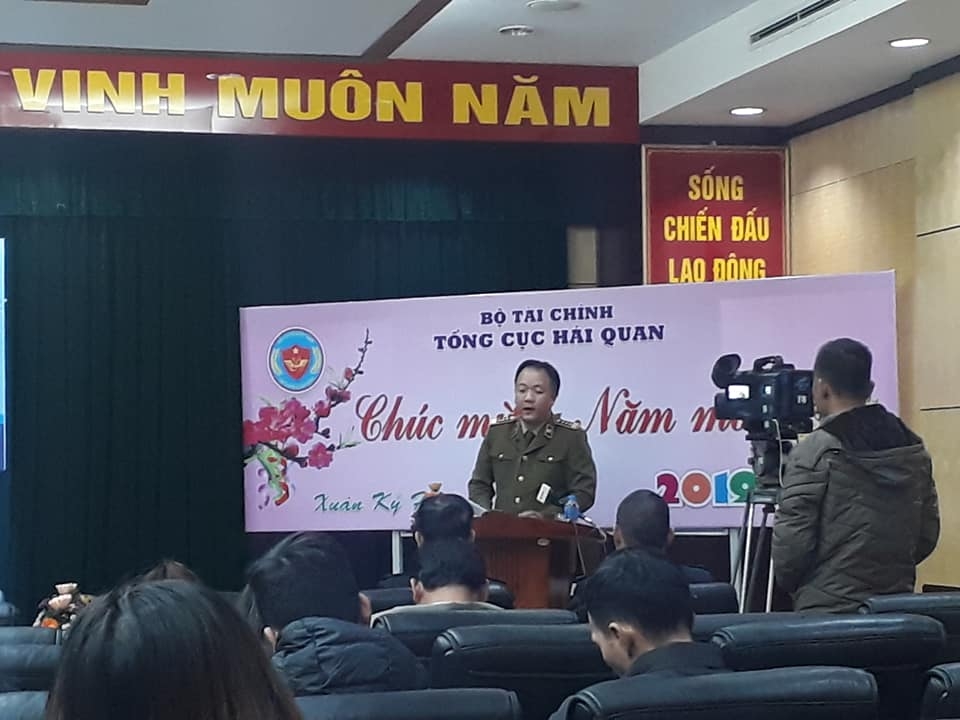 chong buon lau gian lan thuong mai va hang gia nam 2018 van nong