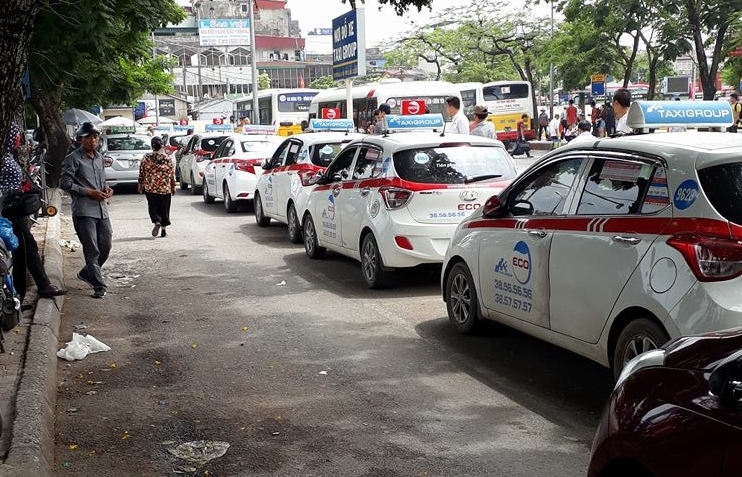 Cần dẹp bỏ tình trạng “ngăn sông, cấm chợ”, tránh tiền lệ xấu tại khu vực bến xe