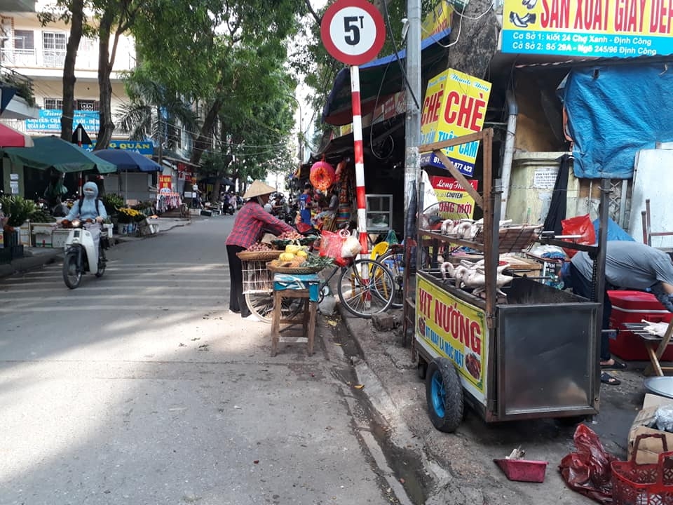 phuong dinh cong ha noi via he bien thanh noi kinh doanh