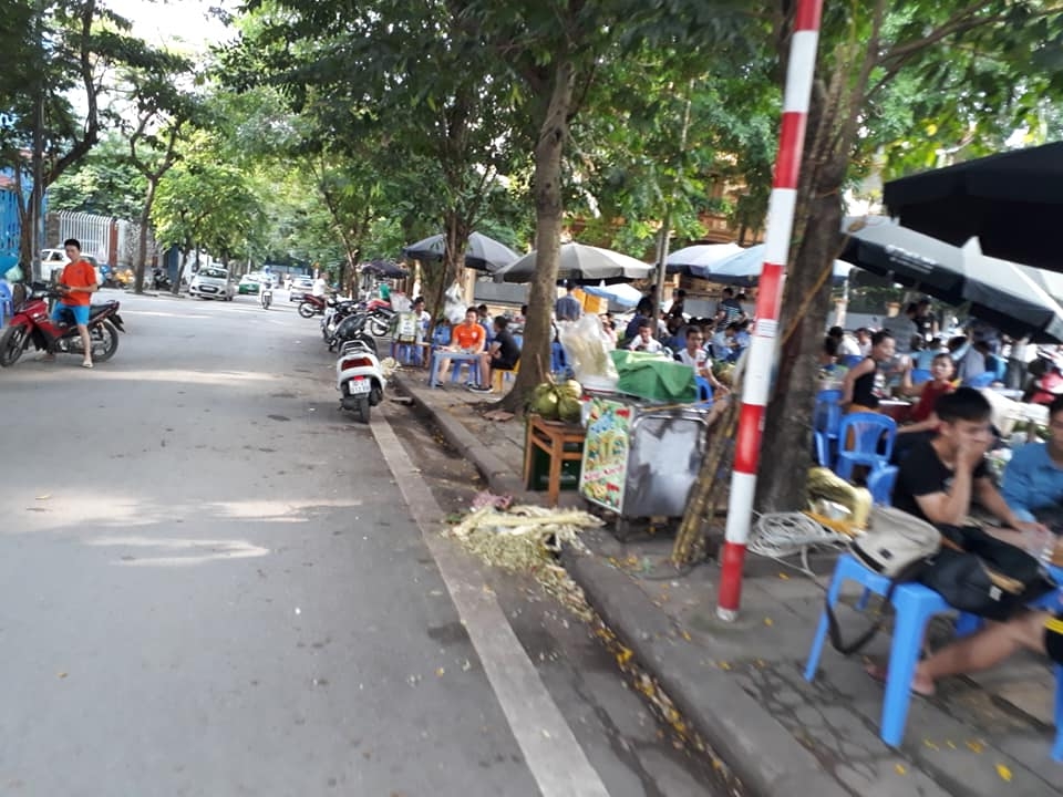 phuong dinh cong ha noi via he bien thanh noi kinh doanh