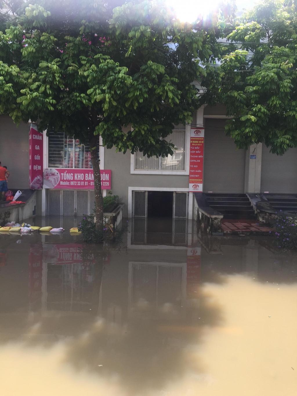 nuoc tran vao nhung can biet thu cao cap