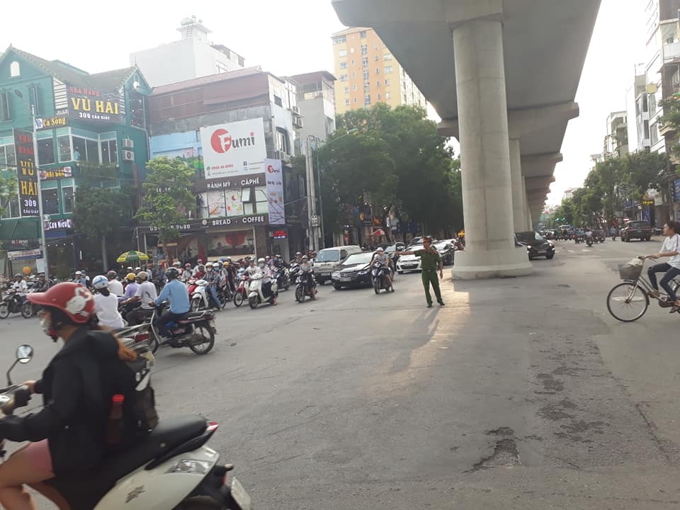 ha noi thuc te tai diem den ve un tac giao thong