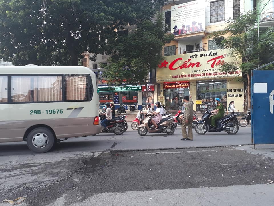 ha noi thuc te tai diem den ve un tac giao thong