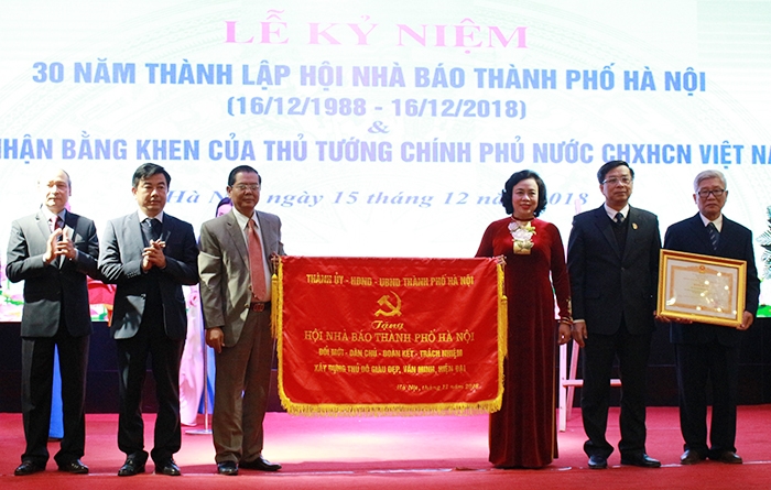 Hội Nhà báo Hà Nội nhận Bằng khen của Thủ tướng Chính phủ