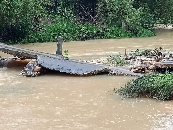Nghệ An: Mưa lũ khiến hàng trăm ngôi nhà ngập nước, 1 người mất tích