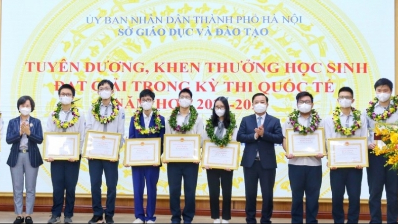 Hà Nội tuyên dương 39 học sinh tiêu biểu xuất sắc đạt giải quốc tế