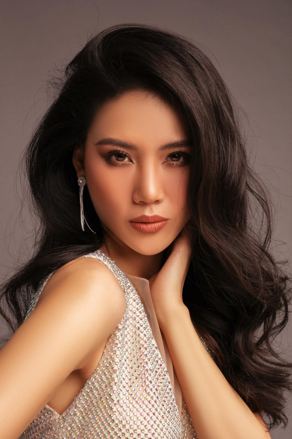 Giải vàng” siêu mẫu Việt Nam Bùi Quỳnh Hoa dự thi Hoa hậu Hoàn vũ 2021