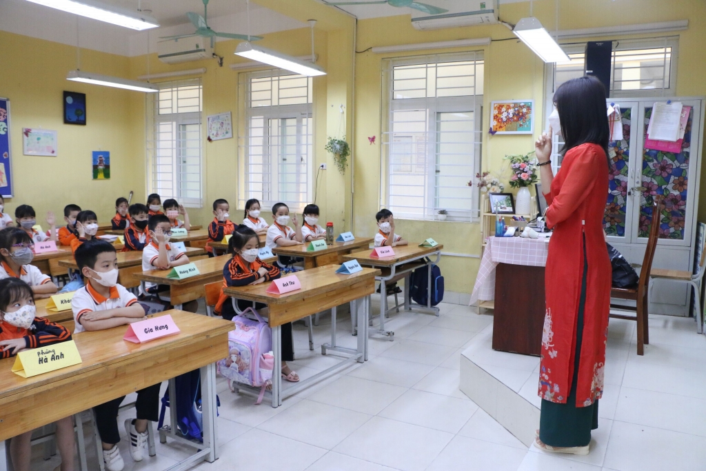 Hà Nội: Tỷ lệ học sinh Tiểu học đến trường học trực tiếp cao hơn so với khảo sát