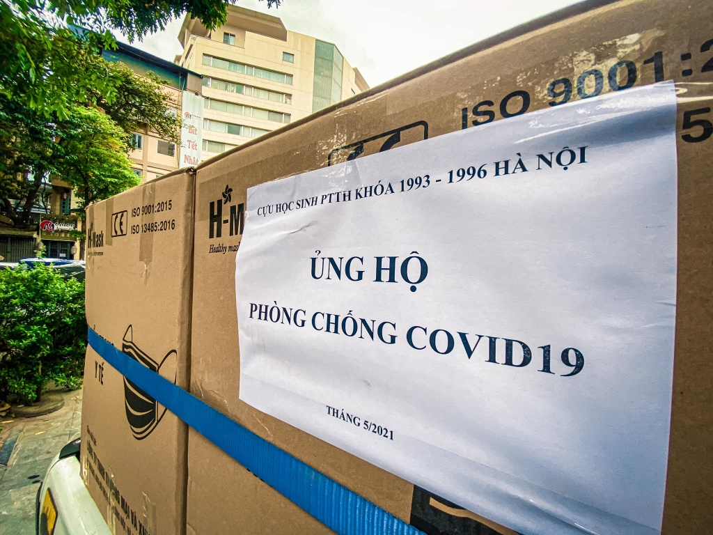 Thành đoàn Hà Nội ủng hộ 1,6 tỷ đồng cho công tác chống dịch Covid-19