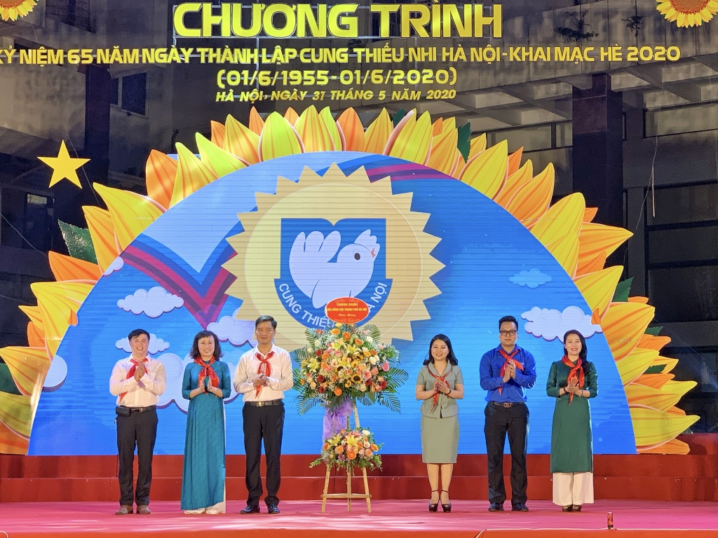 soi dong cac chuong trinh chao mung ngay 1 6 ky niem 65 nam thanh lap cung thieu nhi ha noi