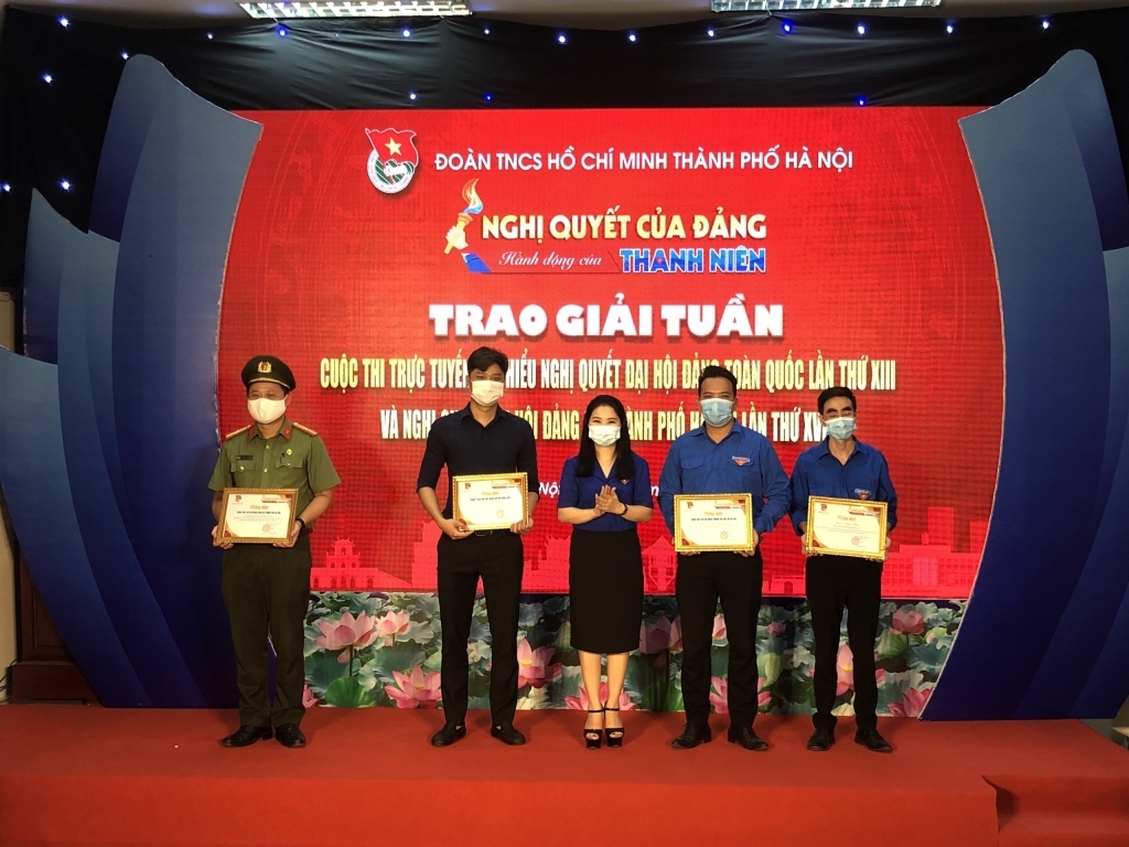 Thành đoàn Hà Nội trao giải cuộc thi tuần tìm hiểu về Nghị quyết ĐH Đảng