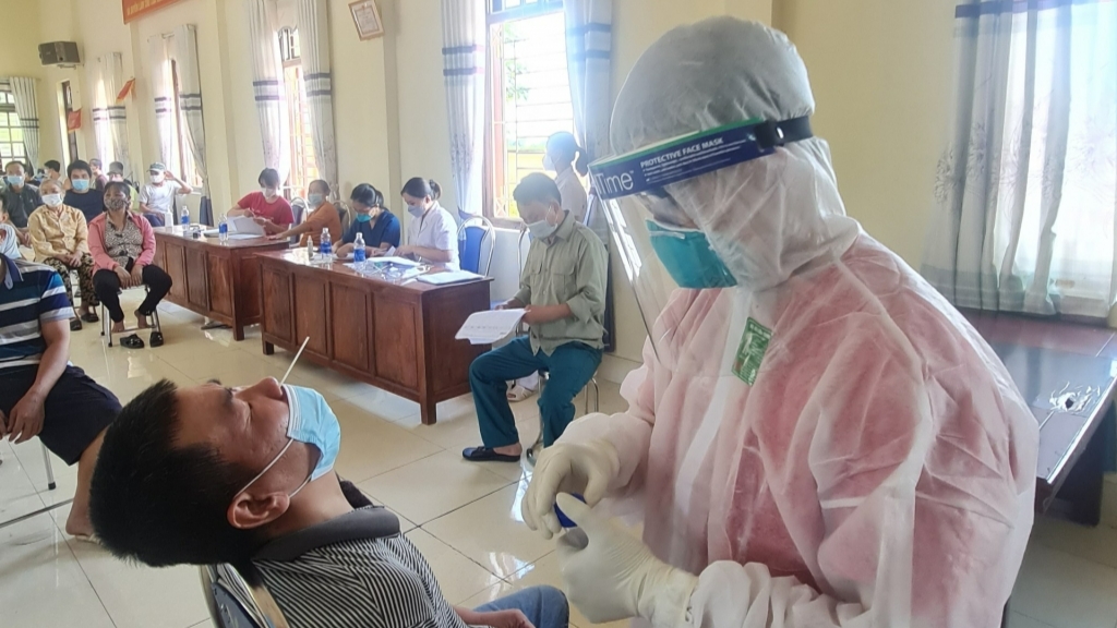550 cán bộ, sinh viên trường Đại học Y Hà Nội tham gia hỗ trợ Hà Nội trong chiến dịch tiêm chủng “thần tốc”