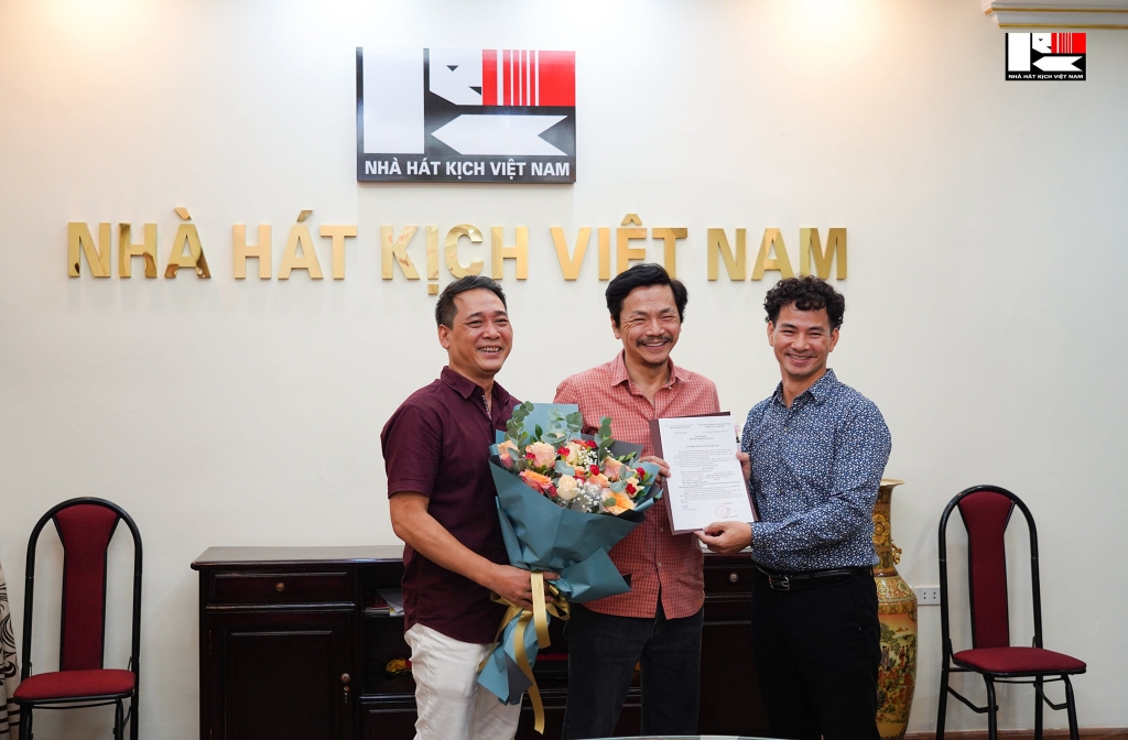 NSND Trung Anh về hưu sau hơn 40 năm gắn bó với Nhà hát Kịch Việt Nam