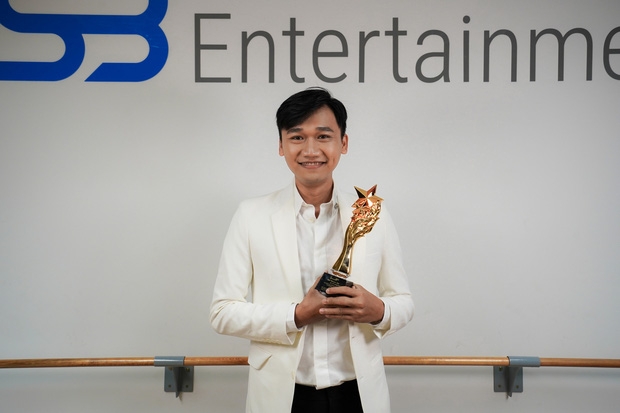 Thu Trang và Xuân Nghị được vinh danh tại giải thưởng nghệ thuật của Hàn Quốc