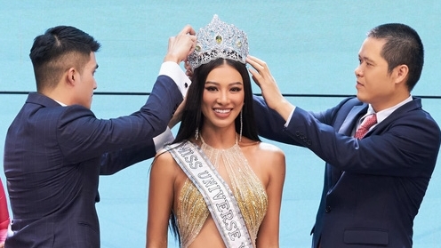 Danh hiệu của Khánh Vân ra sao khi Kim Duyên được trao vương miện để thi Miss Universe 2021?