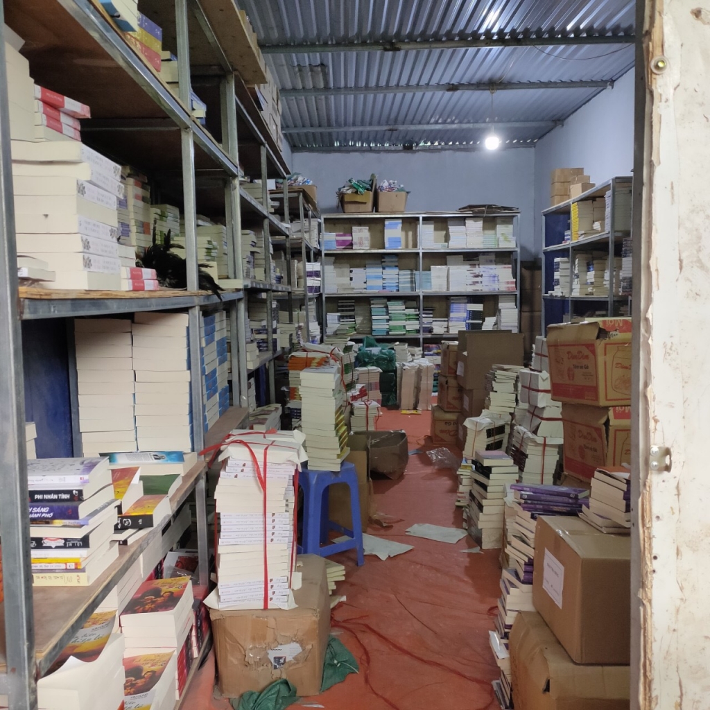 CATP Hà Nội phát hiện 30 tấn sách không rõ nguồn gốc ở quận Bắc Từ Liêm
