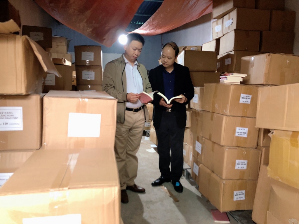 CATP Hà Nội phát hiện 30 tấn sách không rõ nguồn gốc ở quận Bắc Từ Liêm