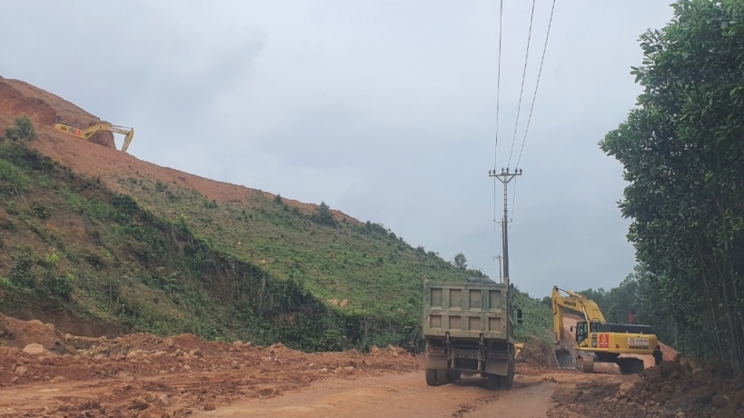 Vì sao công ty Định An dừng khai thác đất tại huyện Như Thanh ?