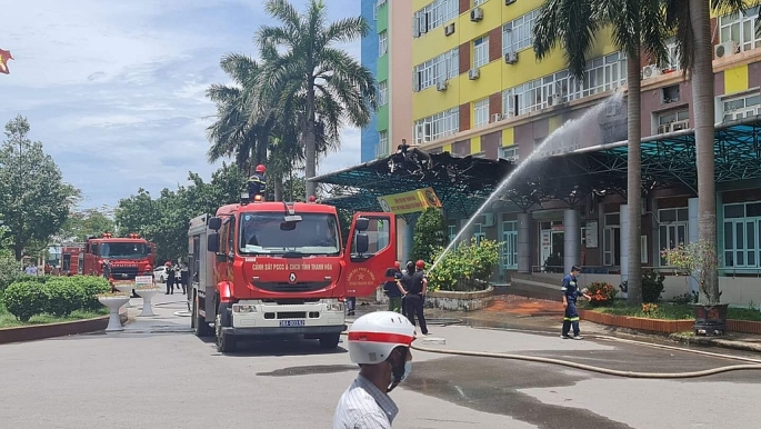 Rất may lực lượng chức năng đã có mặt kịp thời, dập tắt đám cháy