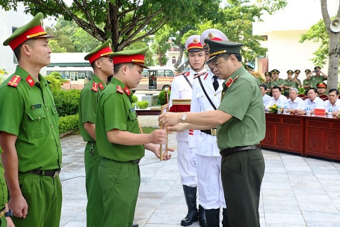 thanh hoa tiep tuc dieu dong 1140 cong an chinh quy ve xa