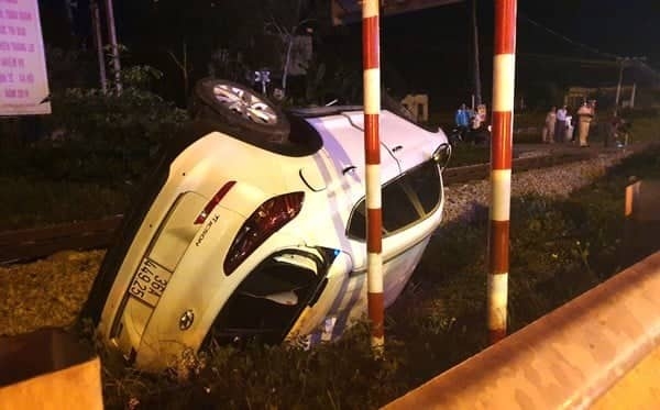 pho bi thu huyen uy tu vong sau khi va cham voi tau hoa