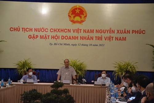 Chủ tịch nước Nguyễn Xuân Phúc gặp gỡ doanh nhân trẻ Việt Nam