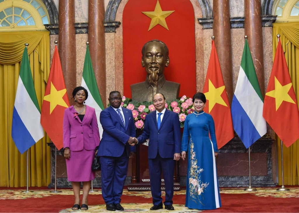 Tổng thống Sierra Leone bày tỏ vinh dự lần đầu thăm đất nước Việt Nam tươi đẹp