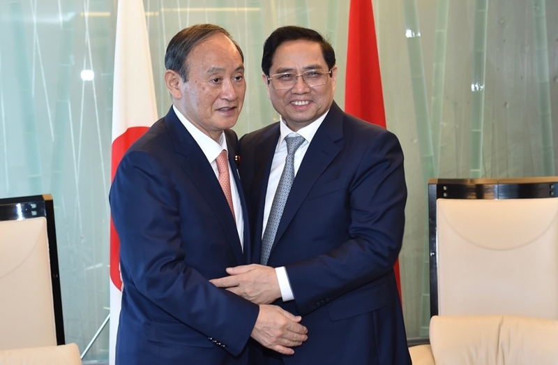 Thủ tướng Phạm Minh Chính tiếp cựu Thủ tướng Nhật Bản Suga Yoshihide