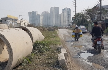 do phe thai vat lieu xay dung lap tram bom chu tich ubnd xa lai yen co dau hieu lam quyen