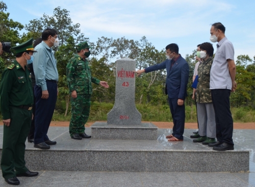 Thứ trưởng Bộ Ngoại giao, Chủ nhiệm Ủy ban Biên giới quốc gia làm việc tại tỉnh Kon Tum, Gia Lai và Đắk Lắk