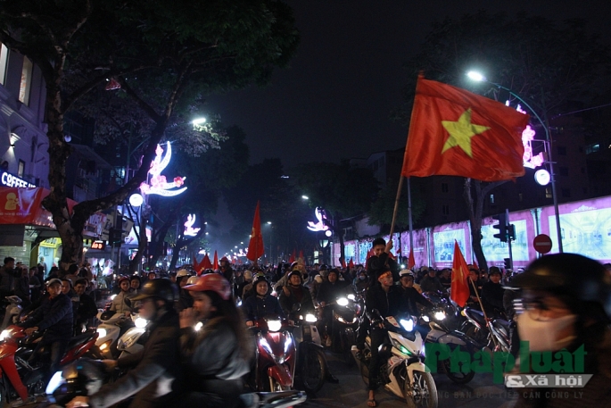 nguoi ham mo do ra duong mung viet nam vao tu ket asian cup 2019