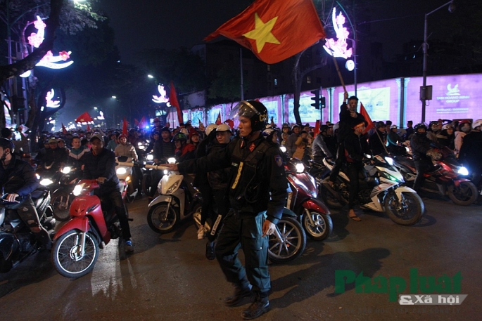 nguoi ham mo do ra duong mung viet nam vao tu ket asian cup 2019