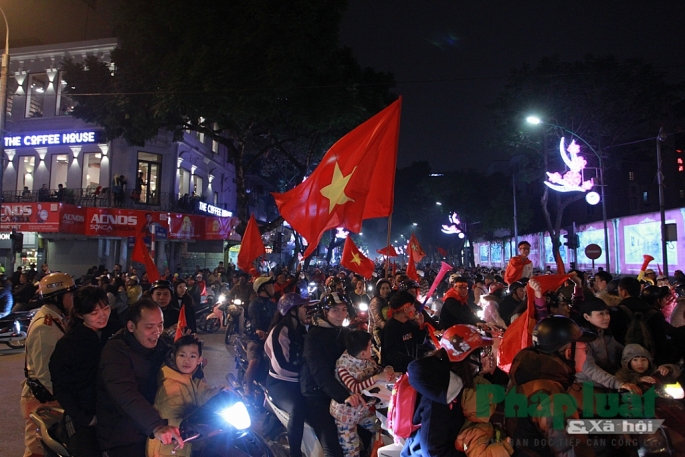 nguoi ham mo do ra duong mung viet nam vao tu ket asian cup 2019