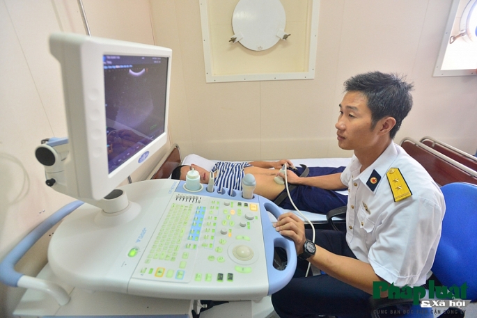 Cận cảnh tàu quân y 561 - bệnh viện trên biển hiện đại nhất Việt Nam can canh tau quan y 561 benh vien tren bien hien dai nhat viet nam