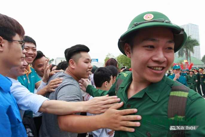 muon ma u ca m xu c tan binh nga y nha p ngu mu a xuan 2019