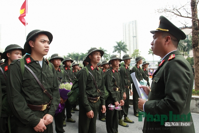 nga y da u tien trong quan ngu cu a ca c tan binh