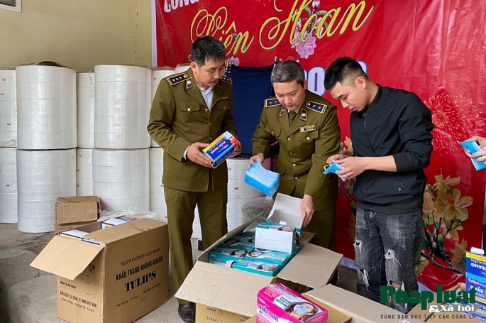 dot nhap noi san xuat khau trang khang khuan bang giay ve sinh