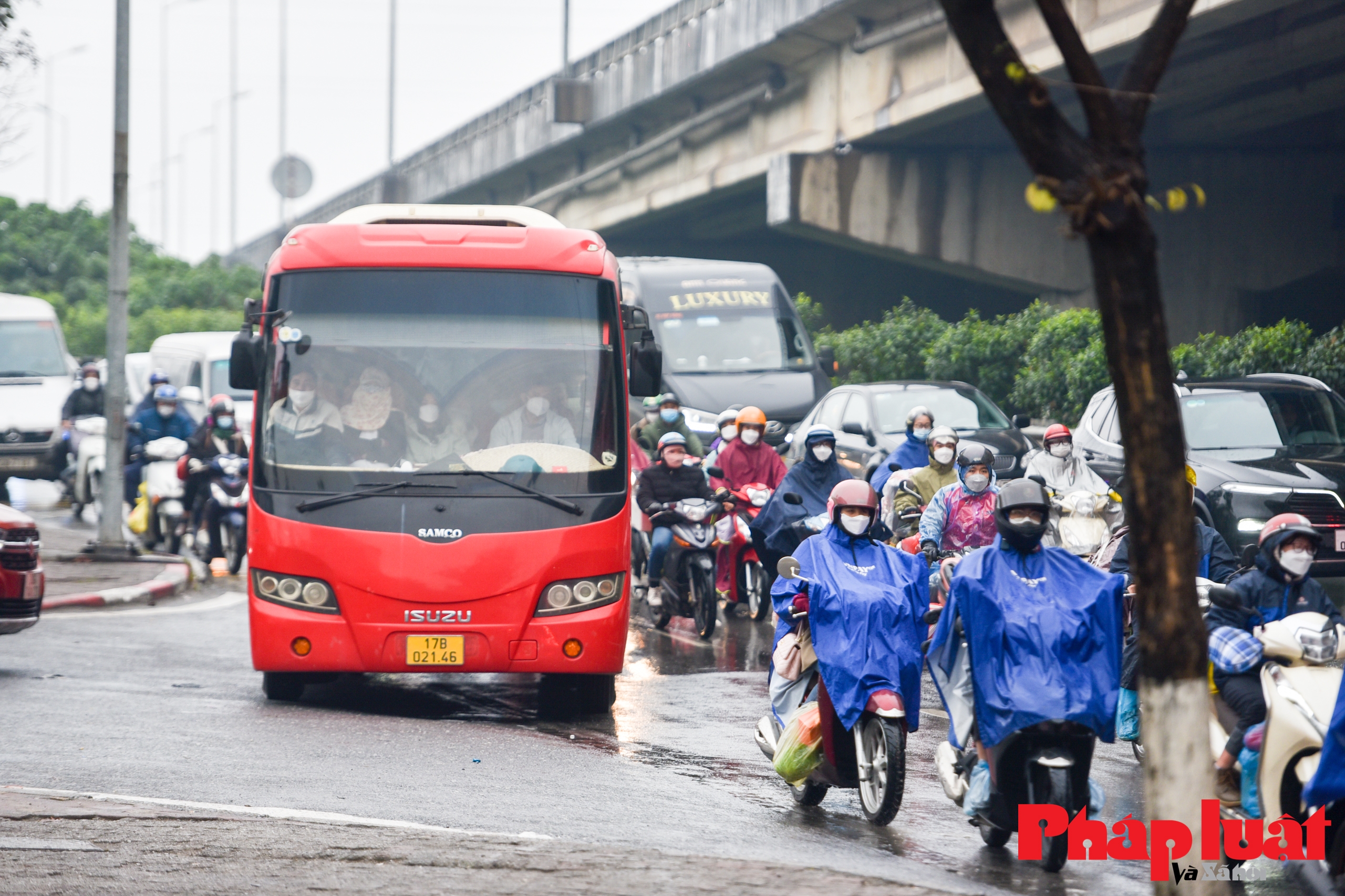 Cửa ngõ vào Hà Nội ùn tắc kéo dài trong ngày cuối nghỉ Tết Nguyên Đán