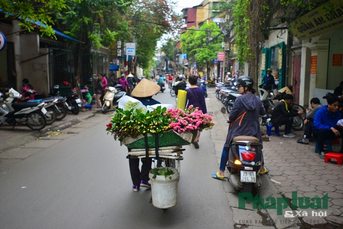 co mot con pho mang ten ngay quoc te phu nu o ha noi