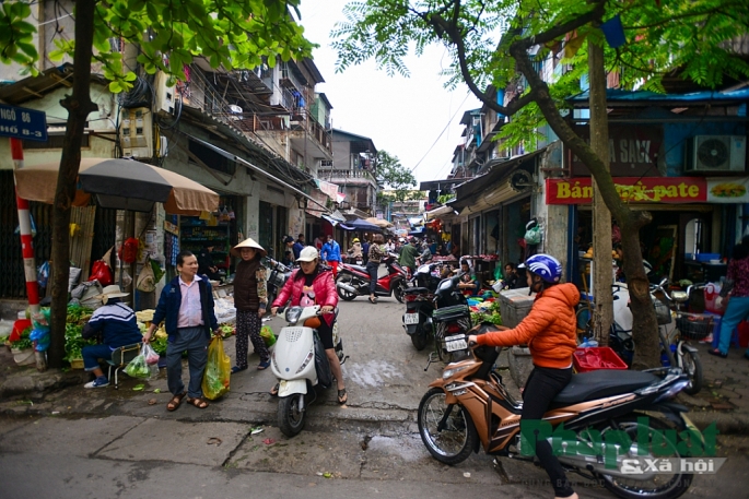 co mot con pho mang ten ngay quoc te phu nu o ha noi